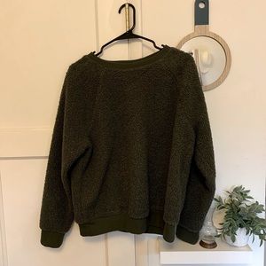 Universal thread sweater
